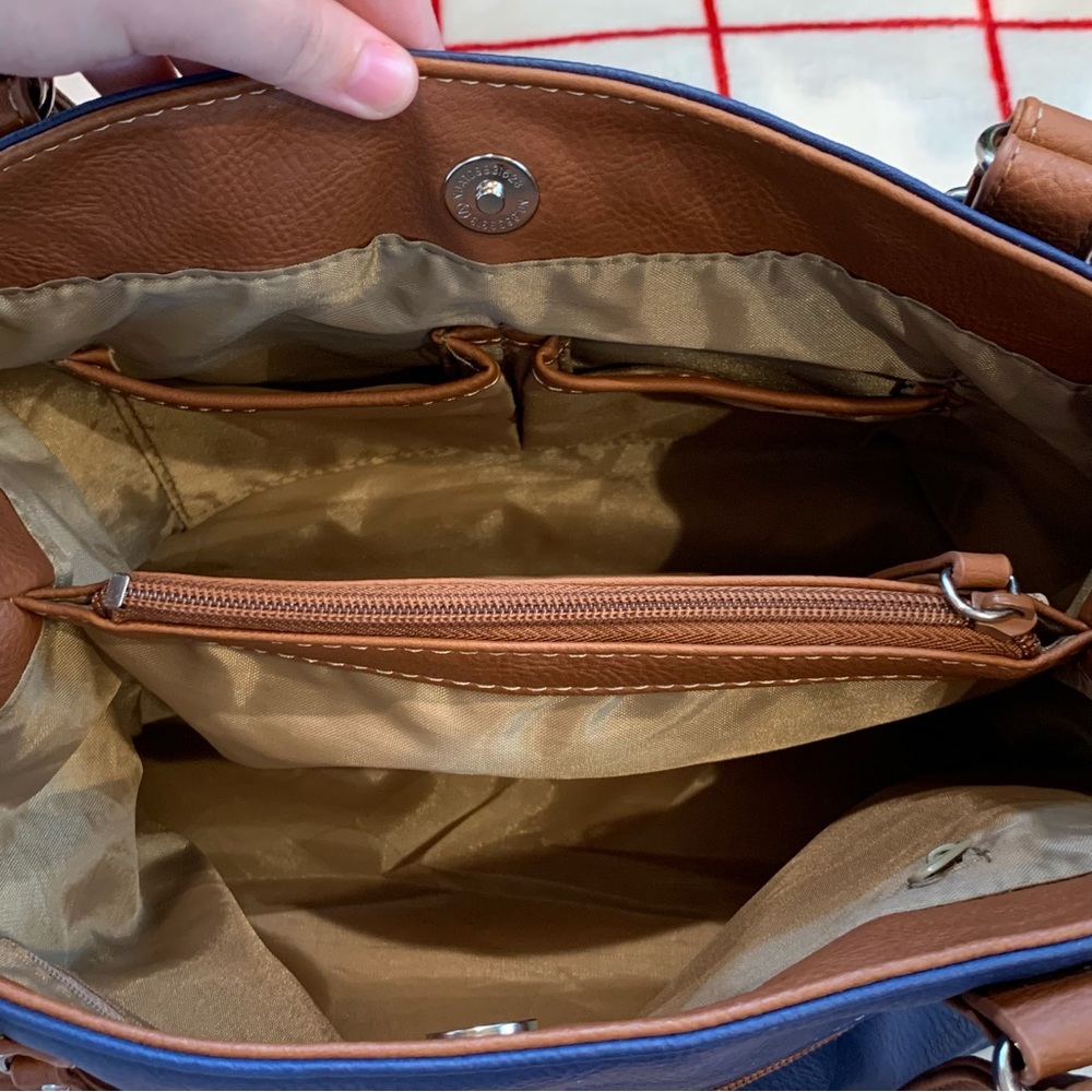 Alfred Dunner Leather Shoulder Bag - Picture 5 of 11